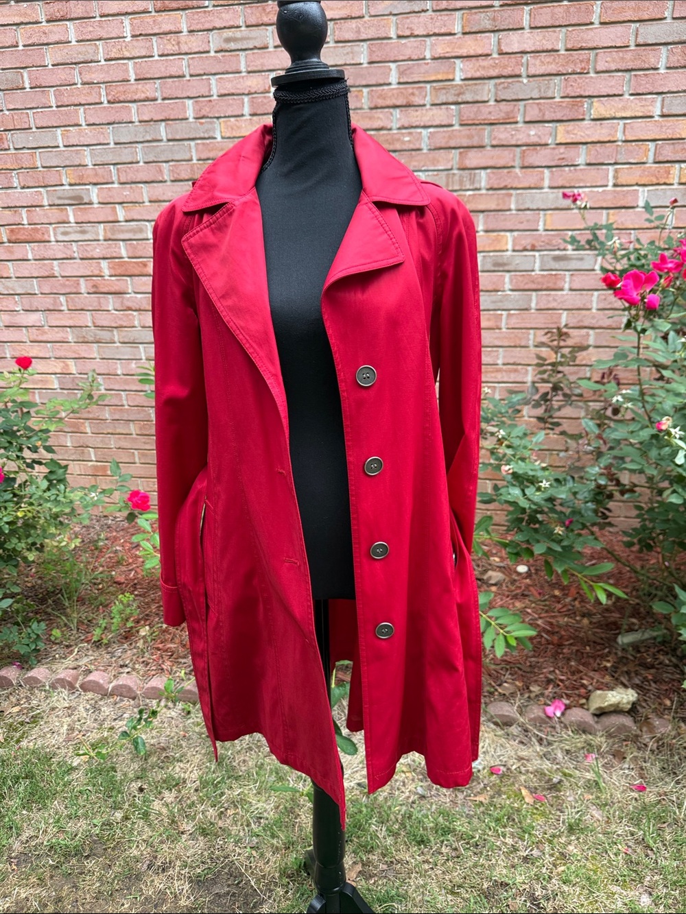 Gallery Red Hooded Trench Coat with Belt - Picture 5 of 8